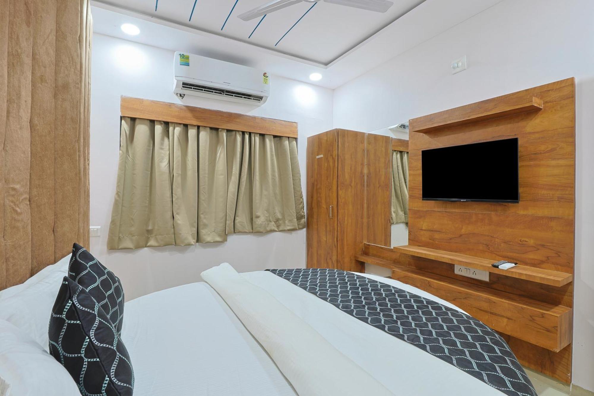 Hotel Monville Group Vadodara Exterior photo