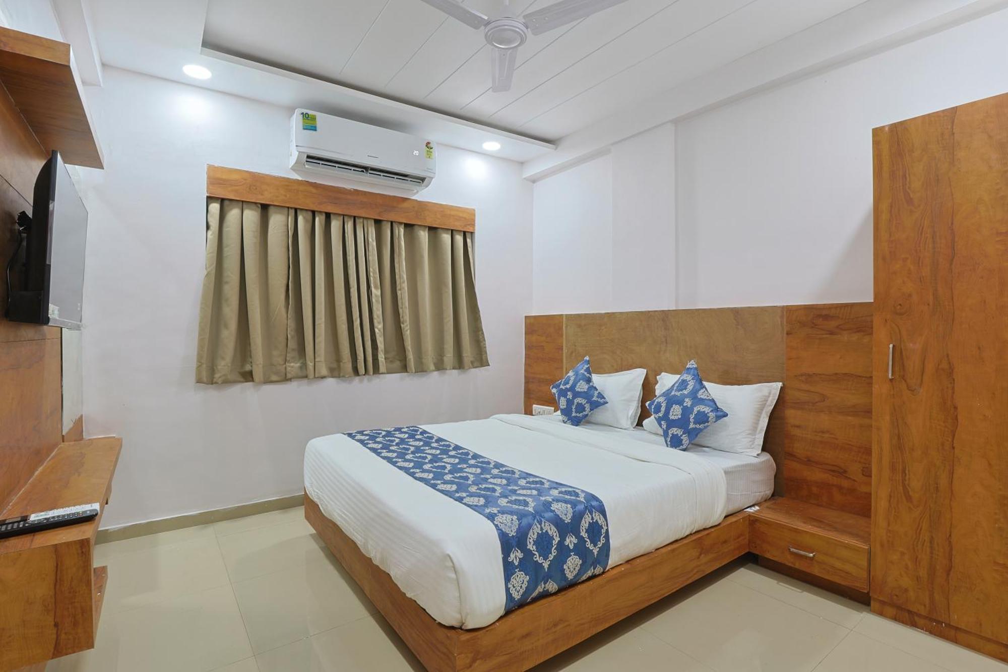Hotel Monville Group Vadodara Exterior photo